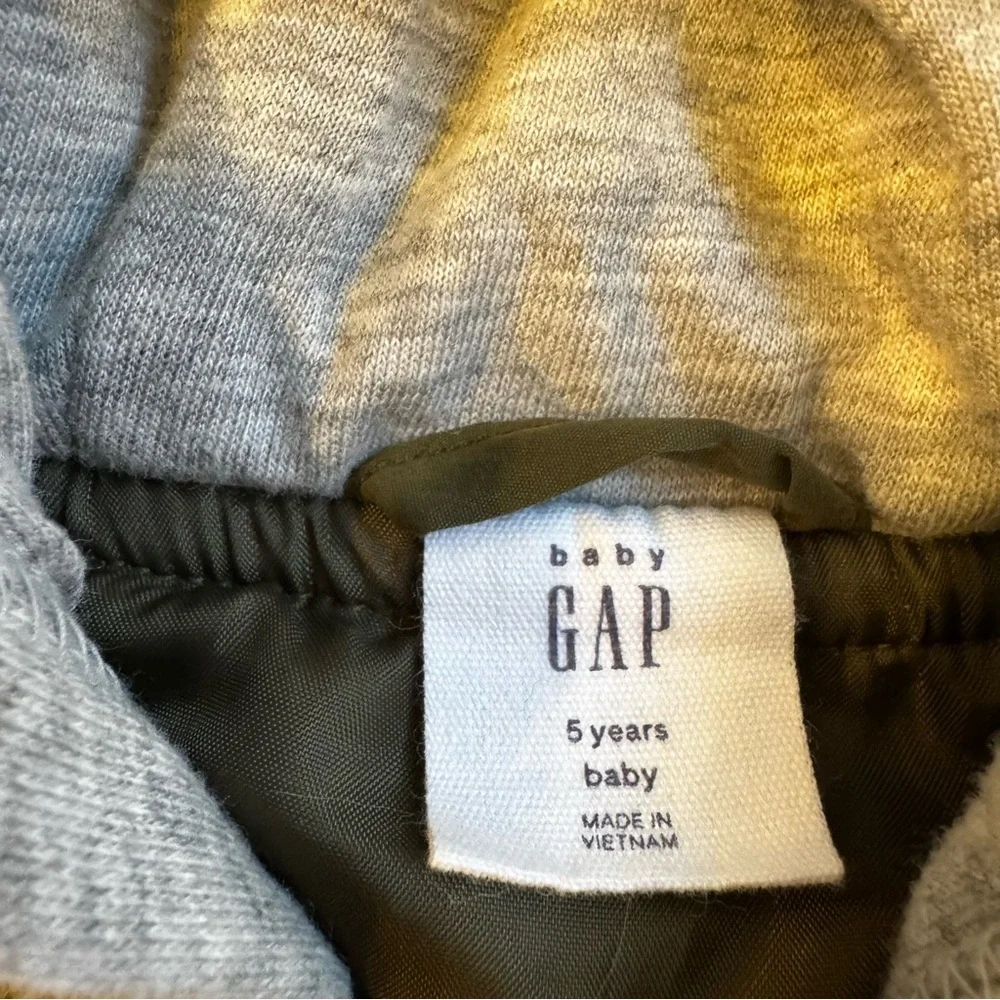 GAP Kids Olive‎ Jacket with Gray Hood. Size 5